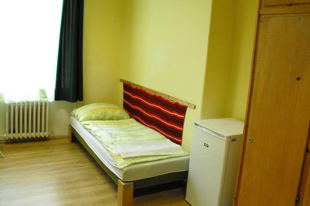 Mogyorodi Hostel Budapest Camera foto
