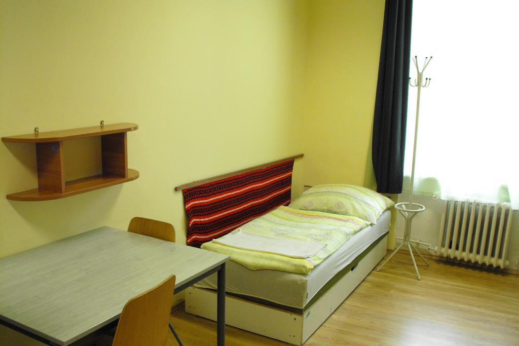 Mogyorodi Hostel Budapest Camera foto